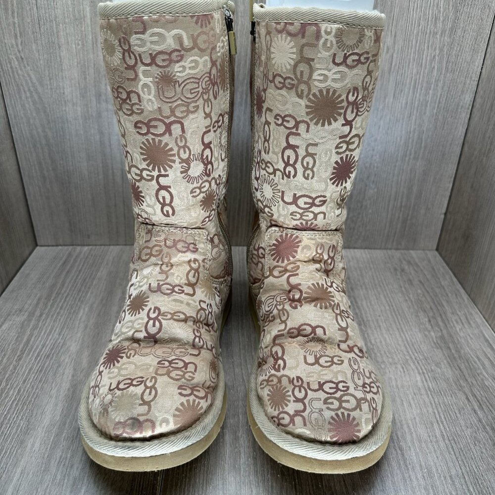 UGG 5515 Tall Winter Boots Womens 6 Lined Monogram Logo Zip Tan Beige - Picture 9 of 12